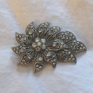 Flower pin